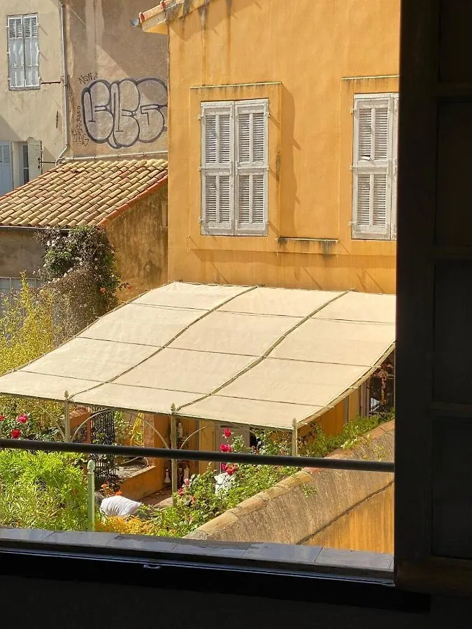 Apartment L'Escapade Aixoise: Historic Center Studios with Netflix Aix-en-Provence France